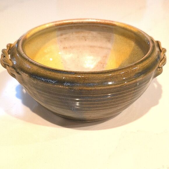 Handmade Ribbed Pottery Bowl with Braided Handles Artist Signed - Picture 3 of 9